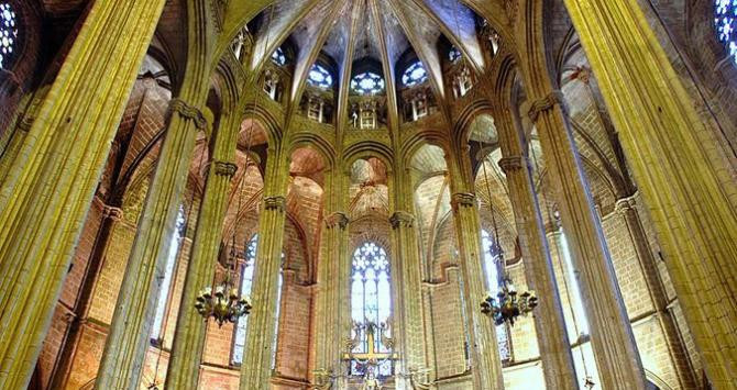 Imagen del interior de la Catedral de Barcelona / JOSEP RENALIAS - WIKIMEDIA COMMONS