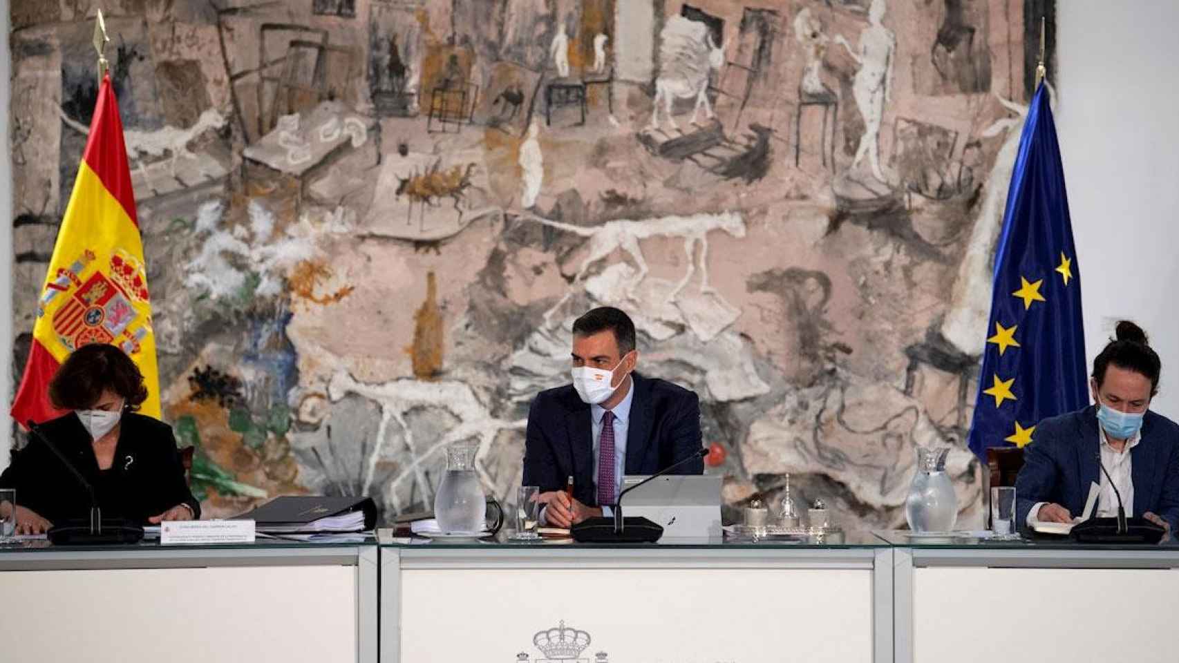 El presidente del Gobierno, Pedro Sánchez, al frente de un Consejo de Ministros, en cuya última reunión se abordó la opa de IFM a Naturgy / EFE