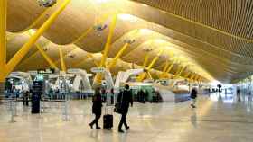 Interior del aeropuerto de Madrid-Barajas, que desde este lunes será un 'hub' al uso tras la compra de Air Europa por parte de IAG (Iberia) / EFE