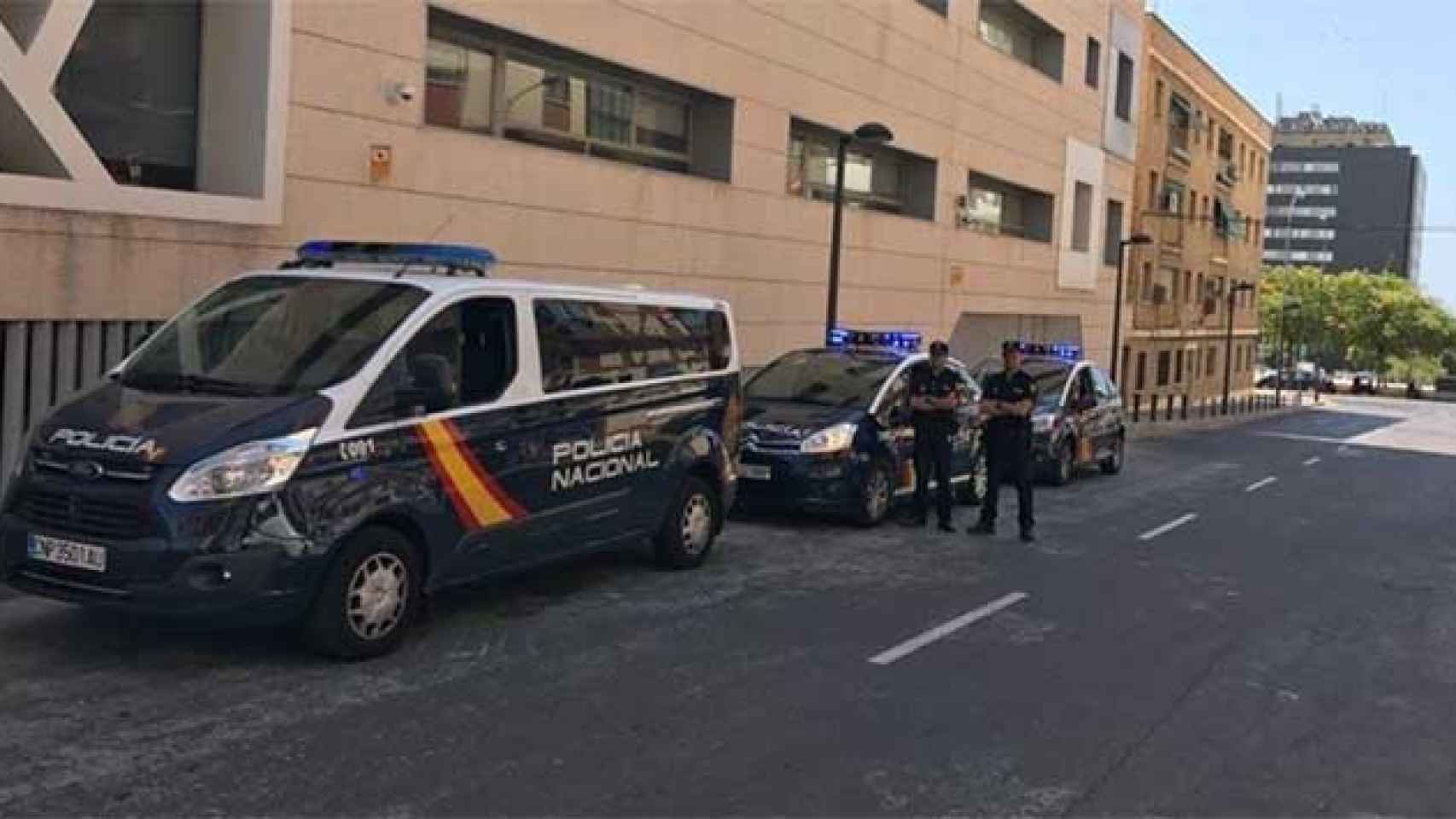 La policía nacional asistió al domicilio del presunto asesino