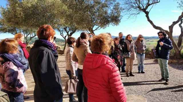 Turistas en el Bajo Ampurdán / BAXI EMPORDÀ TURISME