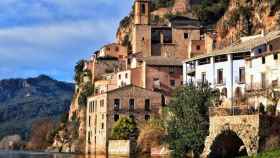 Imagen panorámica de Miravet, uno de los pueblos más bonitos de Cataluña en otoño / JAUME MENESES - CREATIVE COMMONS
