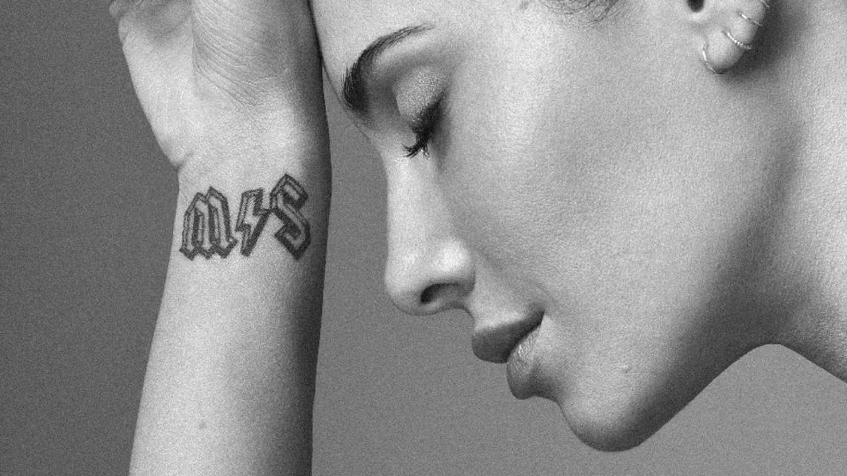 Pilar Rubio enseña su tatuaje MS dedicado a sus hijos