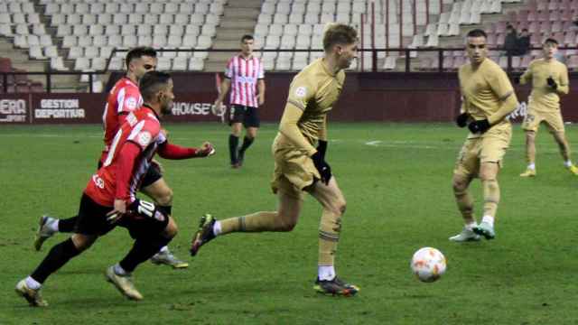 Los jugadores del Barça B de Rafa Márquez durante su partido contra el Logroñés / FCB