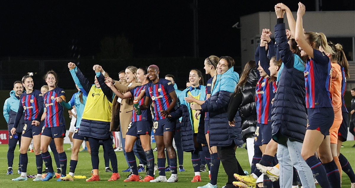 Las jugadoras del Barça Femenino celebran su goleada en el clásico / EFE