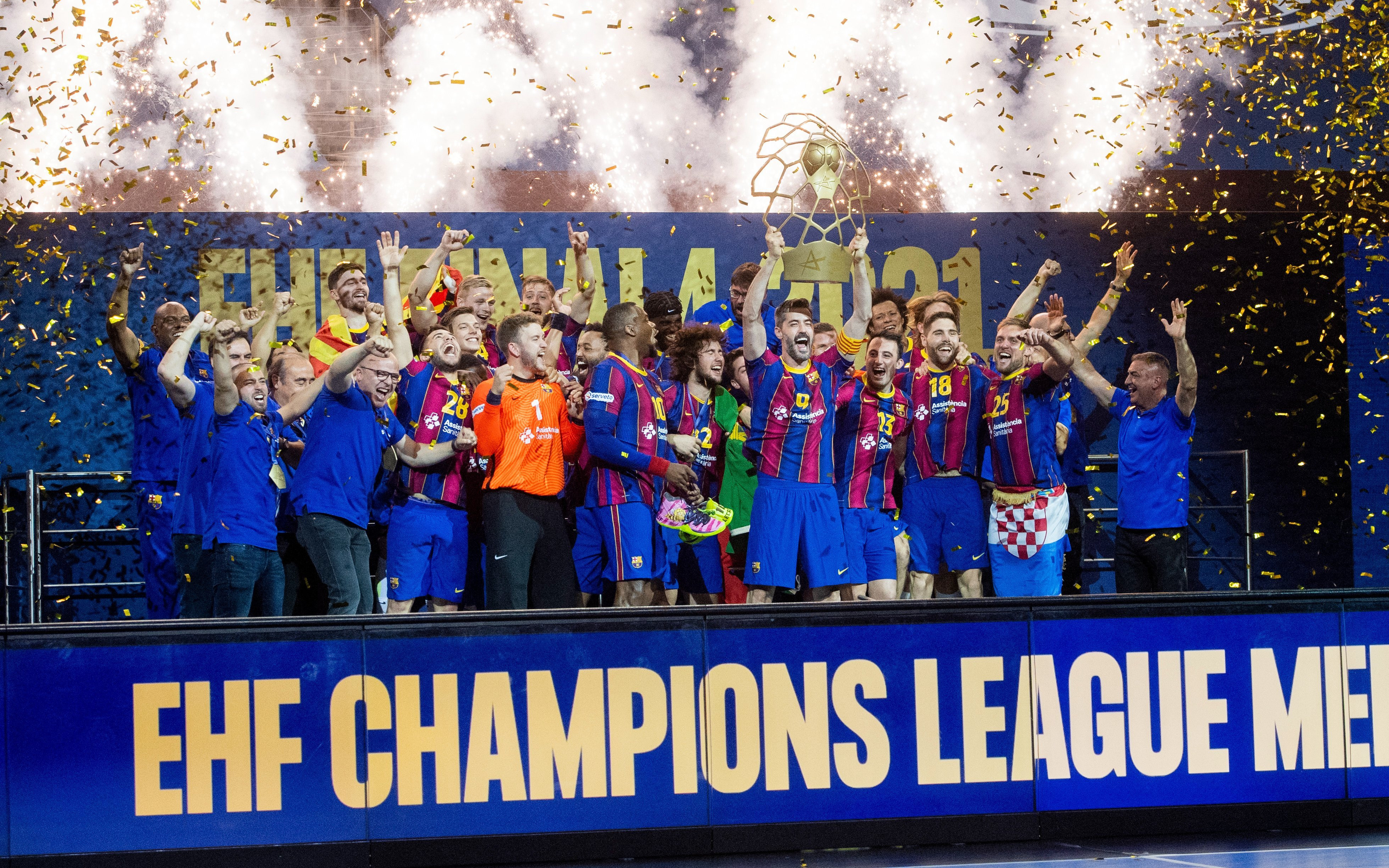 Entrerríos levantando la Champions League en Colonia / FC Barcelona
