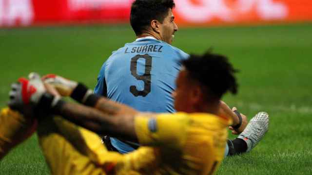 Luis Suárez lamentando una ocasión en el Uruguay - Perú / EFE