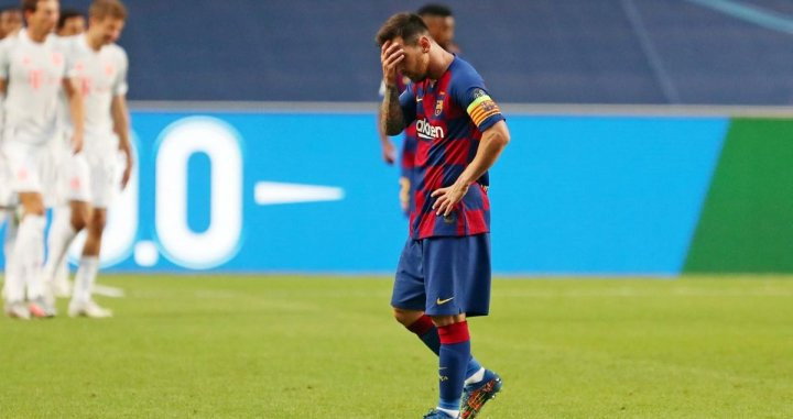 Leo Messi lamentándose en el partido de Champios /FCB