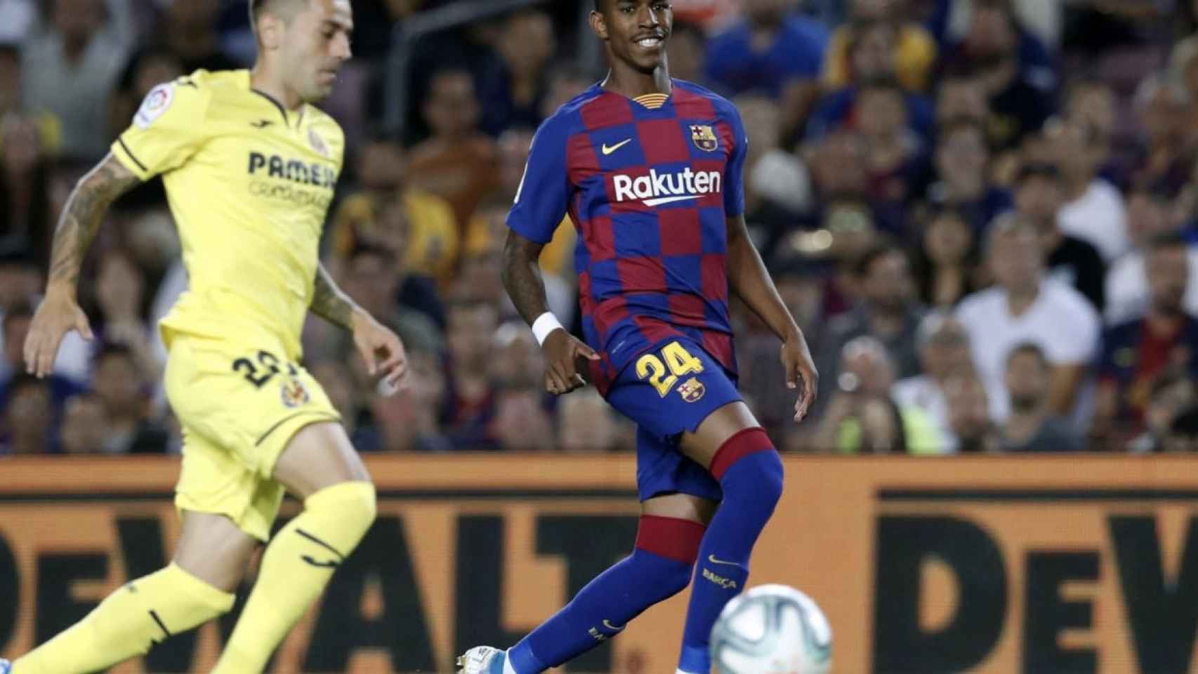 Una foto de Junior Firpo durante el Barça - Villarreal / FCB