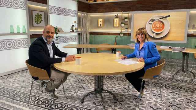 El 'exconseller' de Interior Miquel Buch y la presentadora de 'Cafè d'Idees', la periodista Gemma Nierga / RTVE