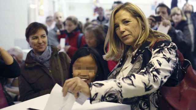 Joana Ortega votando en la consulta del 9N / EFE