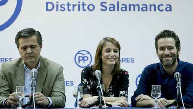 Andrea Levy (c), vicesecretaria de Estudios y Programas del PP, en el foro del partido en el que ha acusado al PSOE de recuperar la política de “confrontación” / EP