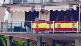 Una foto del balcón de la casa de Miguel Ángel Bastenier, atacada el pasado fin de semana a pedradas