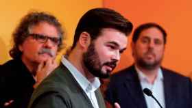 El candidato de ERC el 20D, Gabriel Rufián (centro), junto a Oriol Junqueras (derecha) y Joan Tardà (izquierda)