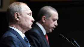 Putin (izquierda) y Erdogan (derecha) en un encuentro en Ankara (Turquía)