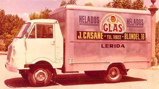 Primer camión adquirido por la empresa de Jaume Casañé en 1960 / GELATS GLAS