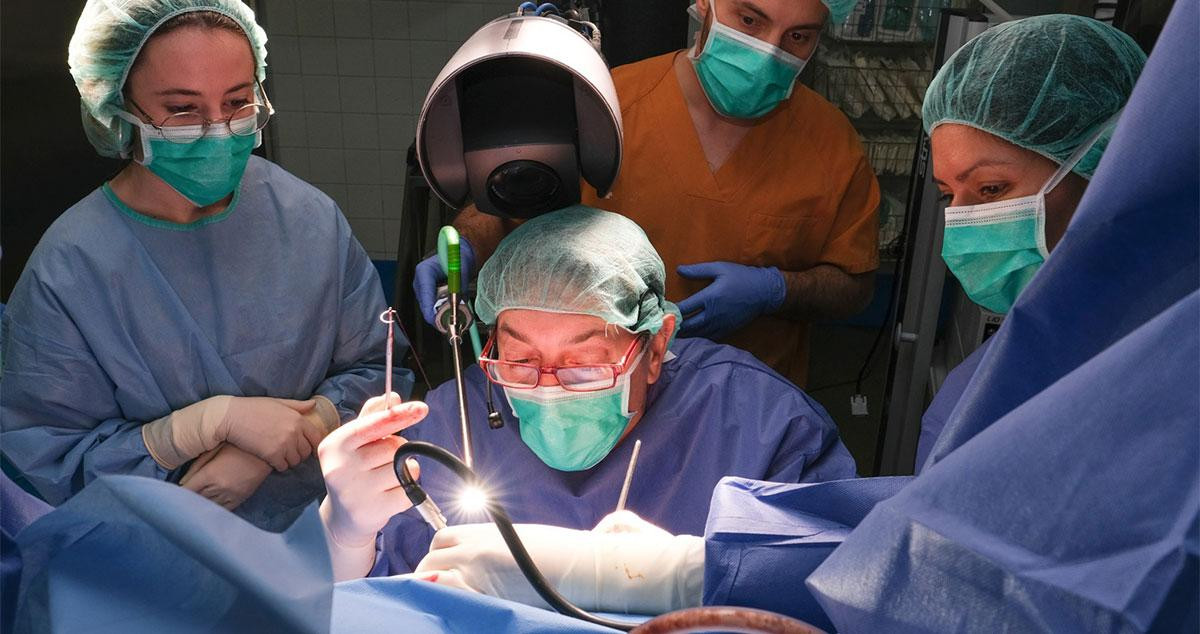 Una cirugía de cáncer en el Hospital de Bellvitge de L'Hospitalet / EUROPA PRESS