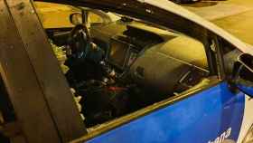 Roban en un coche patrulla de la Guardia Urbana en Barcelona / Comunidad y Policías Unidos