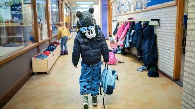 Un alumno en una escuela durante el Covid-19 / EP