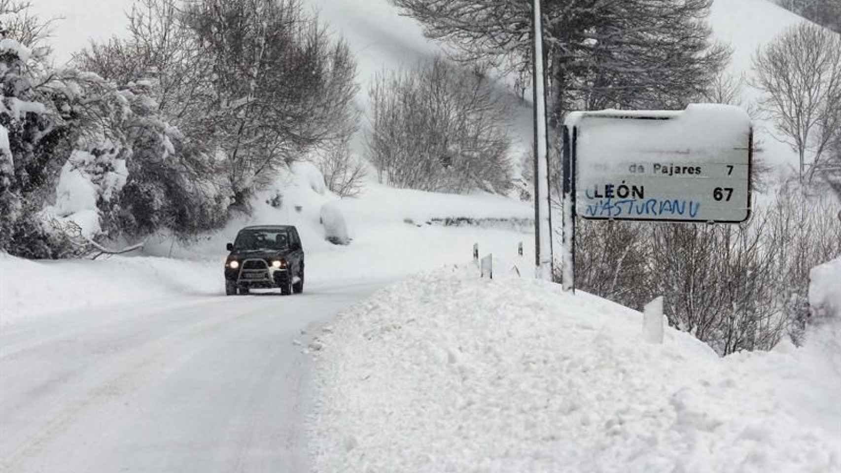 Una carretera cubierta de nieve / EFE