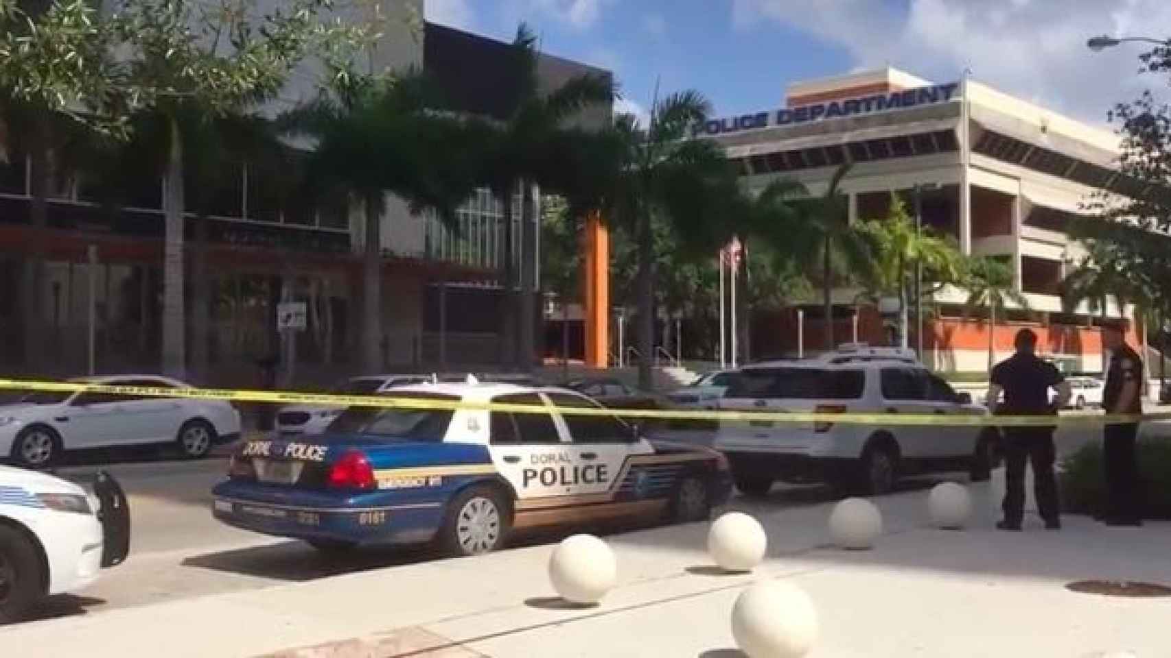 Evacuan una comisaría de policía en Miami por un paquete sospechoso