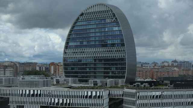 Edificio principal de la sede del BBVA en Madrid / EP