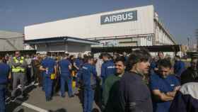 Trabajadores de la planta de Sevilla se concentran contra el plan de ajuste laboral presentado por Airbus / EUROPA PRESS