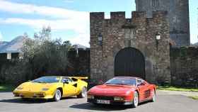Dos coches de la marca Ferraris en la Torre Loizaga / TORRE LOIZAGA