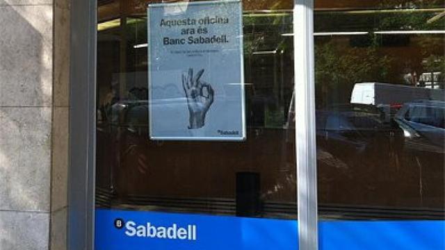 Oficina del Banco Sabadell, y que hasta este domingo era sucursal de Caixa Penedès