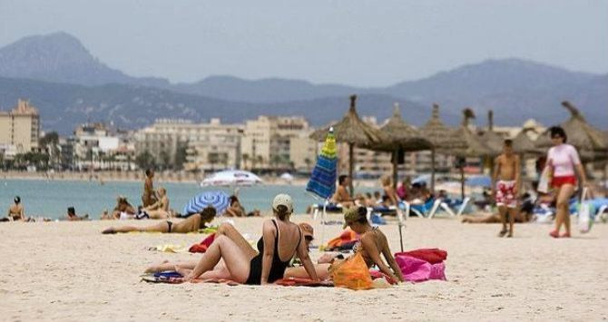 Una playa de Mallorca en una imagen de archivo /EFE