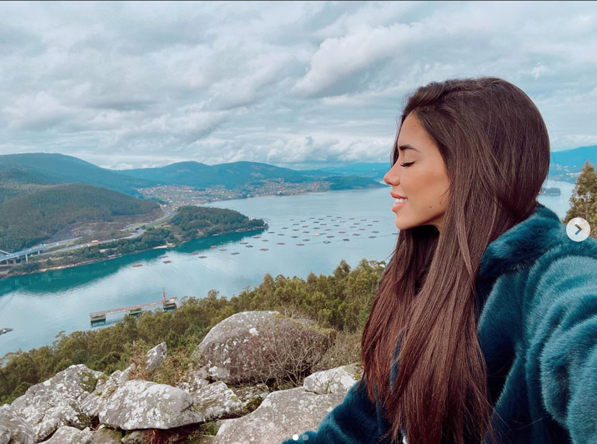 Nadia Avilés en el mirador de Galicia