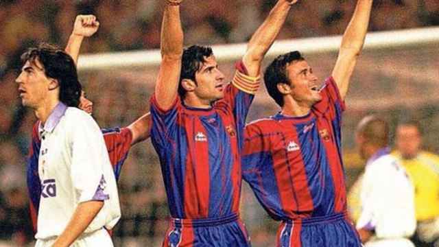 Luis Figo y Luis Enrique celebran un gol del Barça contra el Real Madrid en un clásico / EFE