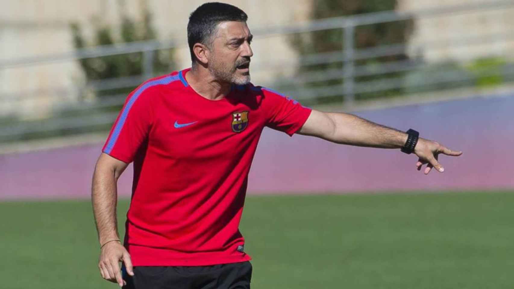 García Pimienta en un entrenamiento del Barça B / EFE