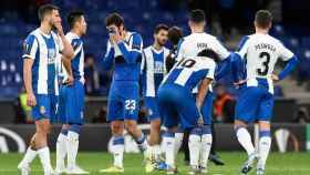 Los jugadores del Espanyol, lamentando una derrota | EFE