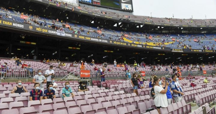 El Camp Nou prácticamente vacío para recibir la Real Sociedad / FC Barcelona