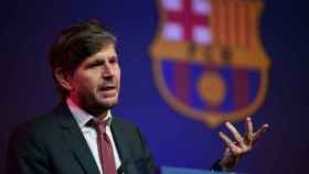 Mateu Alemany expone los números del mercado de fichajes ante los socios del Barça / FCB