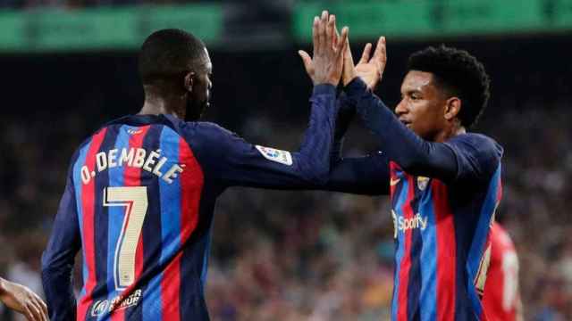 La celebración de Dembelé y Balde, durante un gol del Barça / REDES