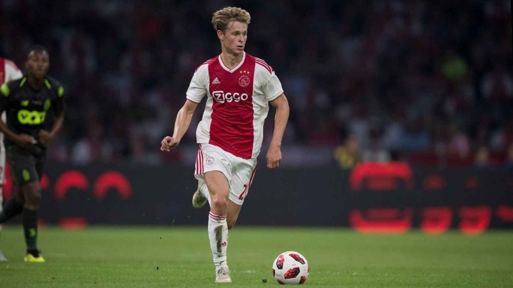 Frenkie de Jong jugando con el Ajax / EFE