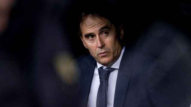 Julen Lopetegui, en el banquillo del Real Madrid contra el Viktoria Plzen / EFE