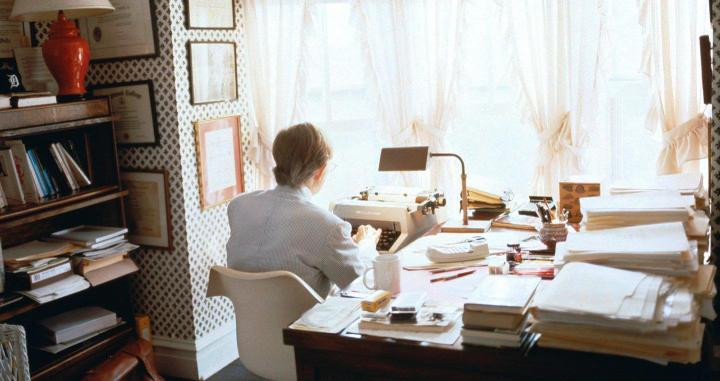 Tom Wolfe, escribiendo en su casa de Southampton (New York)