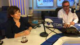 Soraya Sáenz de Santamaría durante la entrevista que esta mañana le ha hecho Carlos Herrera en la Cope / CG