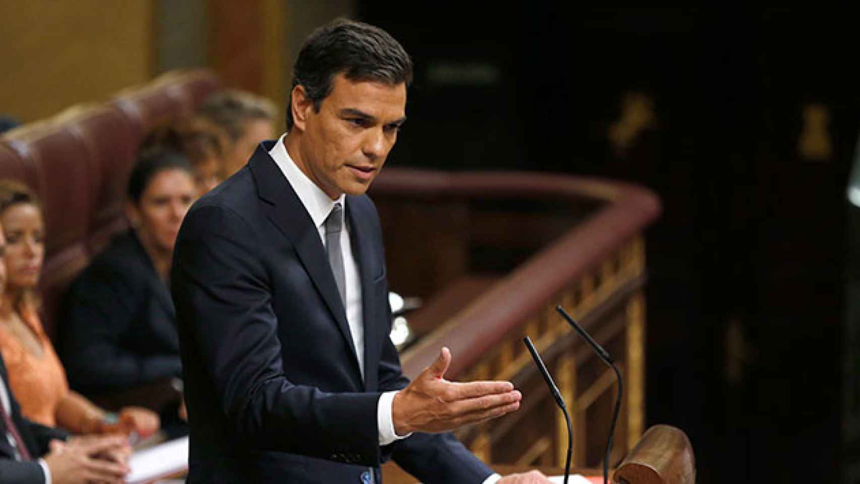 El líder del PSOE, Pedro Sánchez, durante su discurso en la segunda jornada del debate de investidura. / EFE