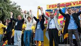 La presidenta de la Assemblea Nacional Catalana (ANC), Carme Forcadell, y la presidenta de Òmnium Cultural, Muriel Casals, durante la Via Catalana per la Independència celebrada la pasada Diada