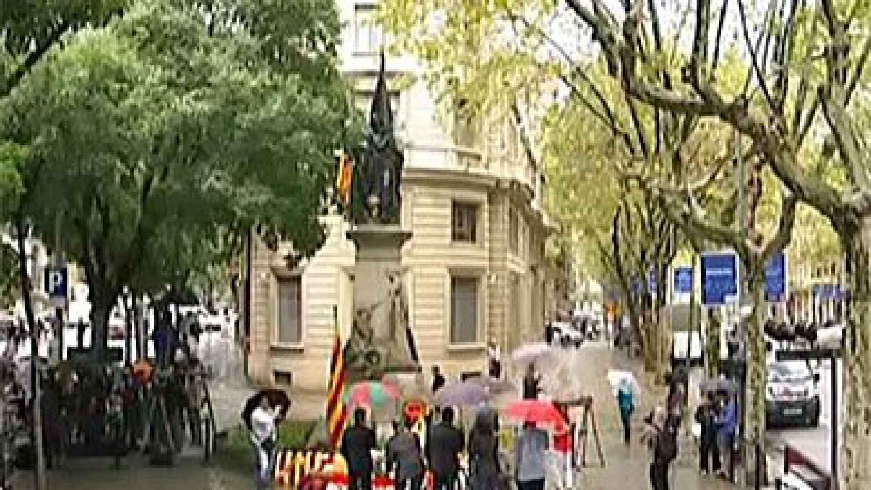 Ofrenda floral a la estatua a Rafael Casanova en Barcelona
