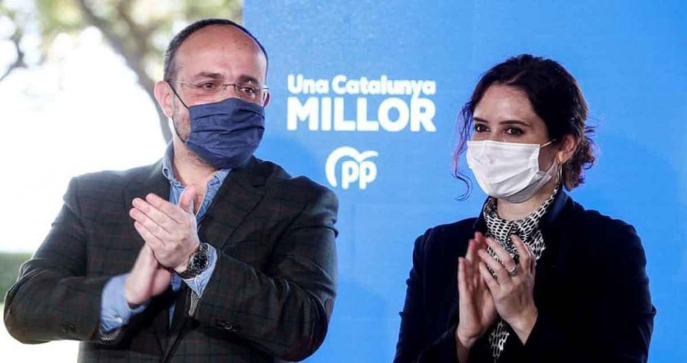 El presidente del PP de Cataluña, Alejandro Fernández (i) y la candidata a la Comunidad de Madrid, Isabel Díaz Ayuso (d) / EFE