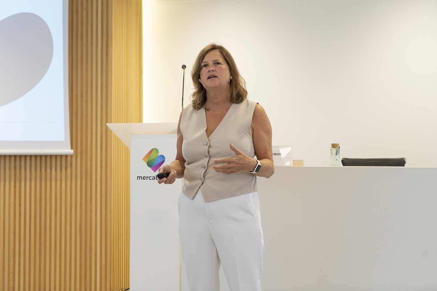 Cindy Holleman, Economista de Seguridad y Nutrición de la FAO, durante la IV Universidad de Verano de Mercabarna / LENA PRIETO (CG)