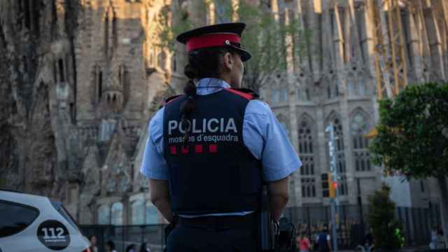 Los Mossos cerca de la Sagrada Familia / DAVID ZORRAKINO - EUROPA PRESS