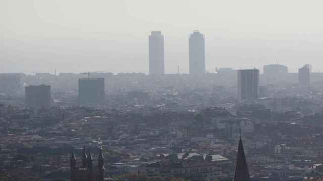 Vista de Barcelona para ilustrar el episodio por alta contaminación / ALEJANDRO GARCÍA (EFE)