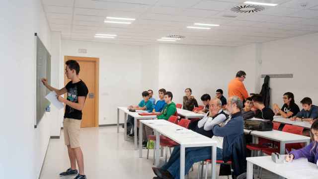 Alumnos de secundaria durante una clase / EP