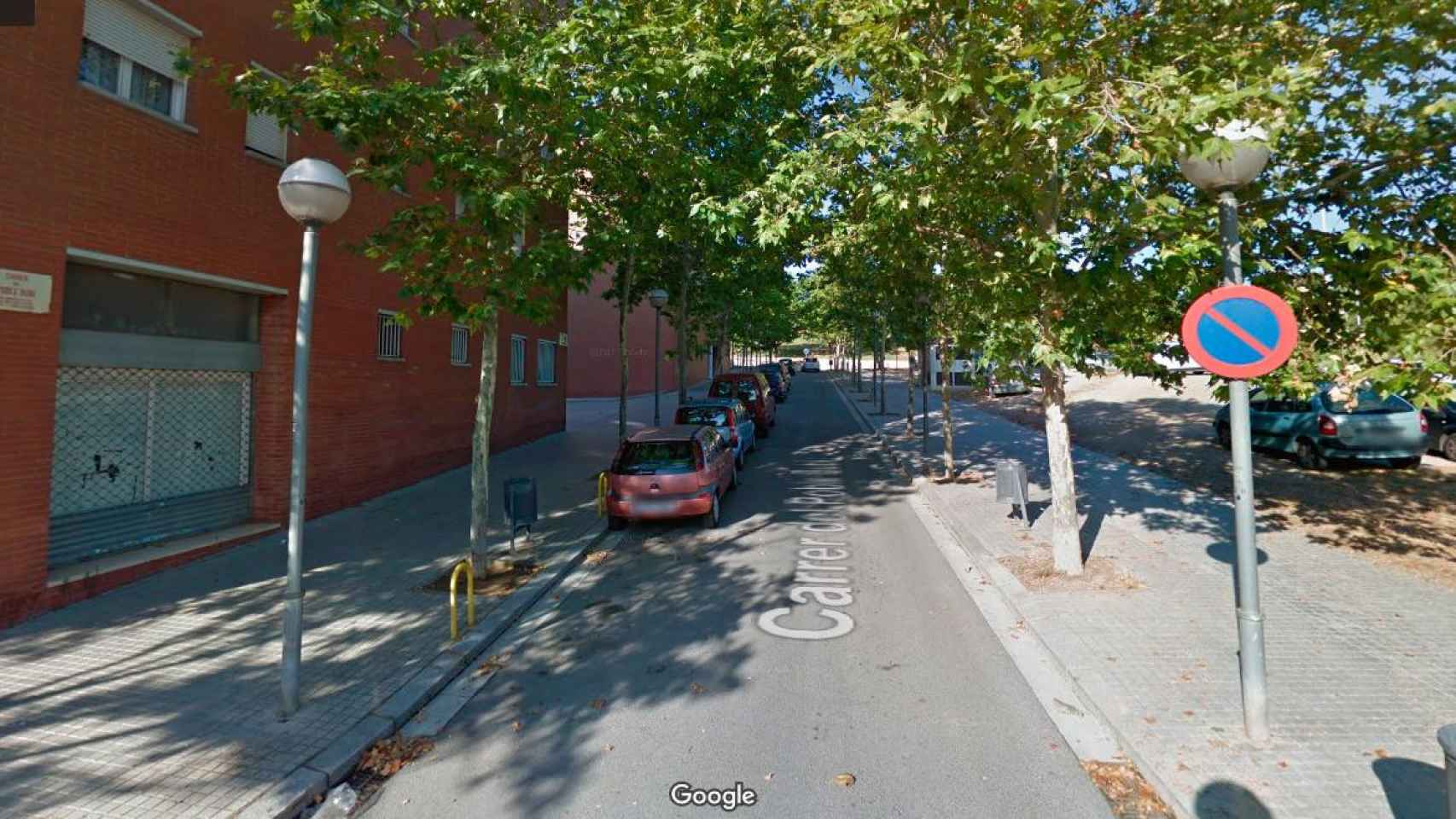 La corta calle Poble Bubi de Sabadell, donde se ha producido un homicidio / GOOGLE STREET VIEW